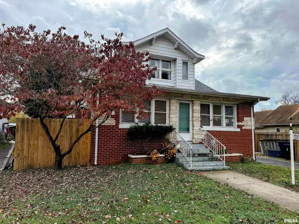 West Frankfort, IL 62896,1106 E POPLAR ST