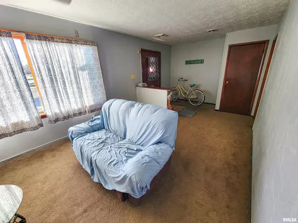 Louisville, IL 62858,840 Vandalia RD