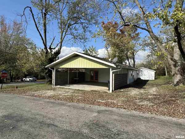 Vienna, IL 62995-0000,106 S 10TH ST