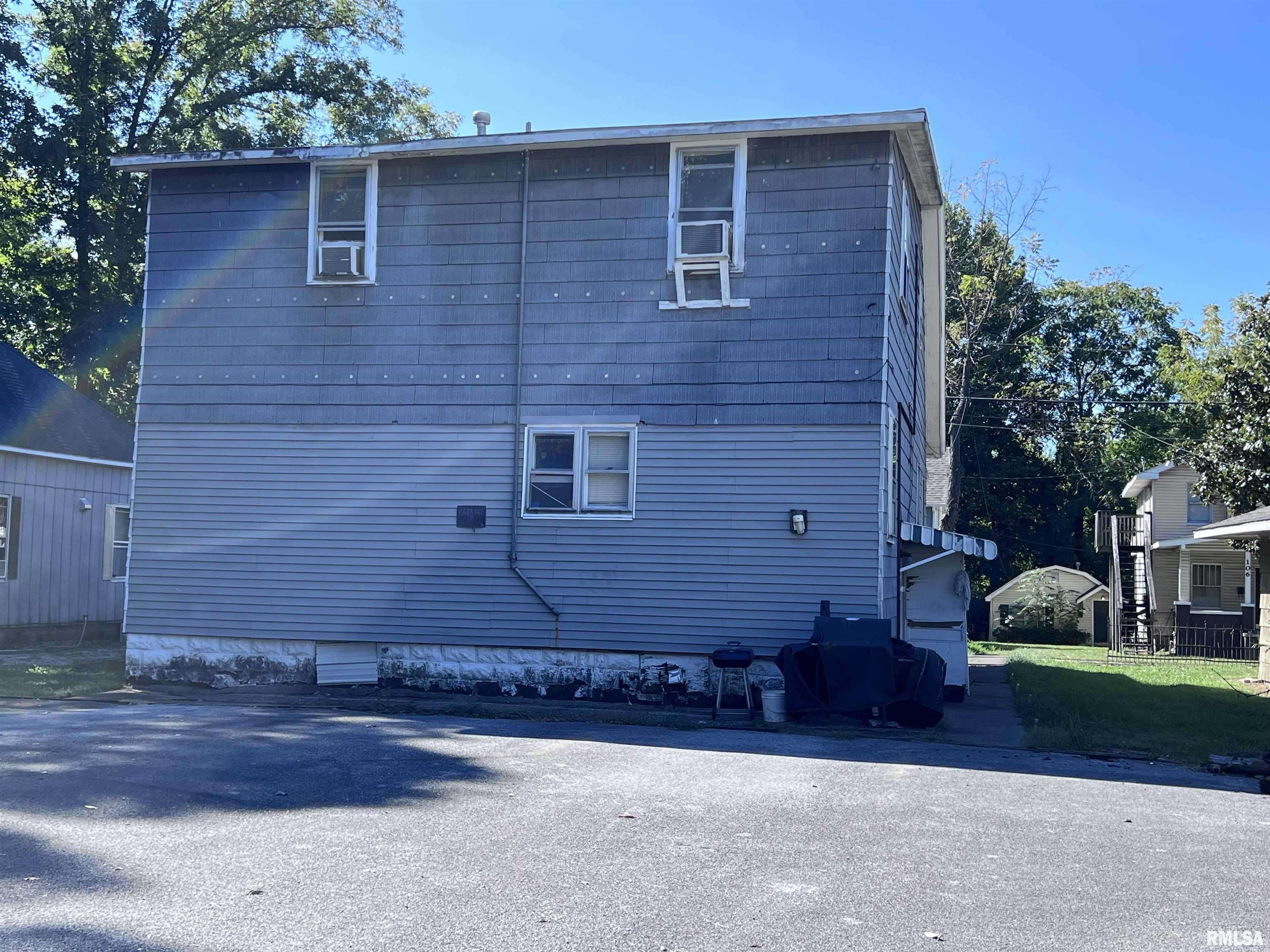 Carbondale, IL 62901,105 S FOREST AVE #4