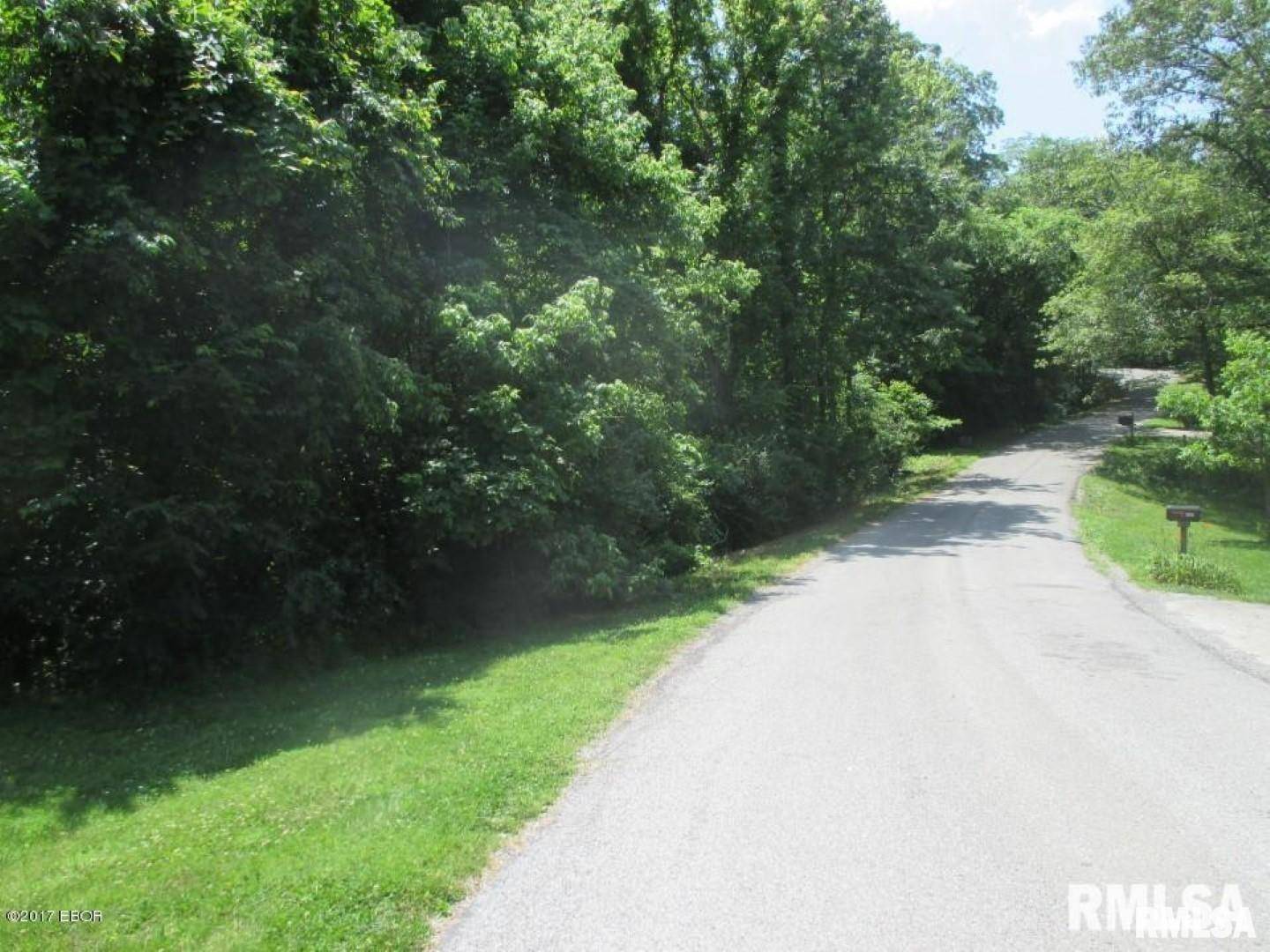 000 E LAKE DR, Murphysboro, IL 62966