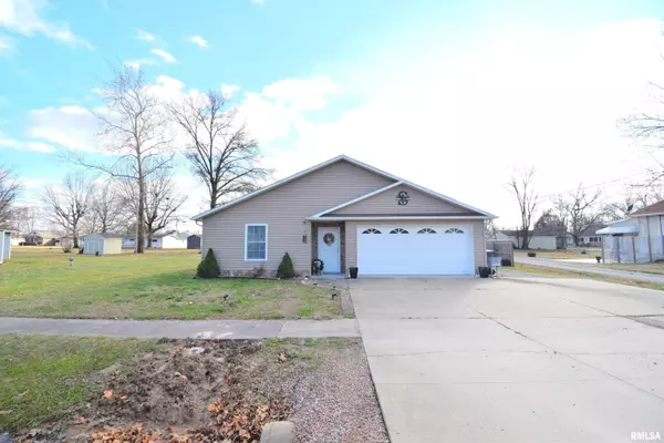 311 W NORTH ST, Sesser, IL 62884