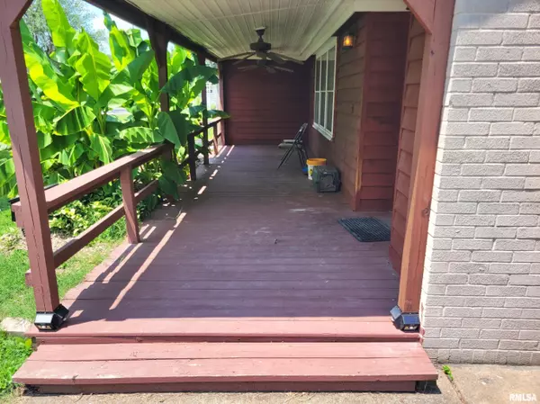 Metropolis, IL 62960,105 CARTER DR