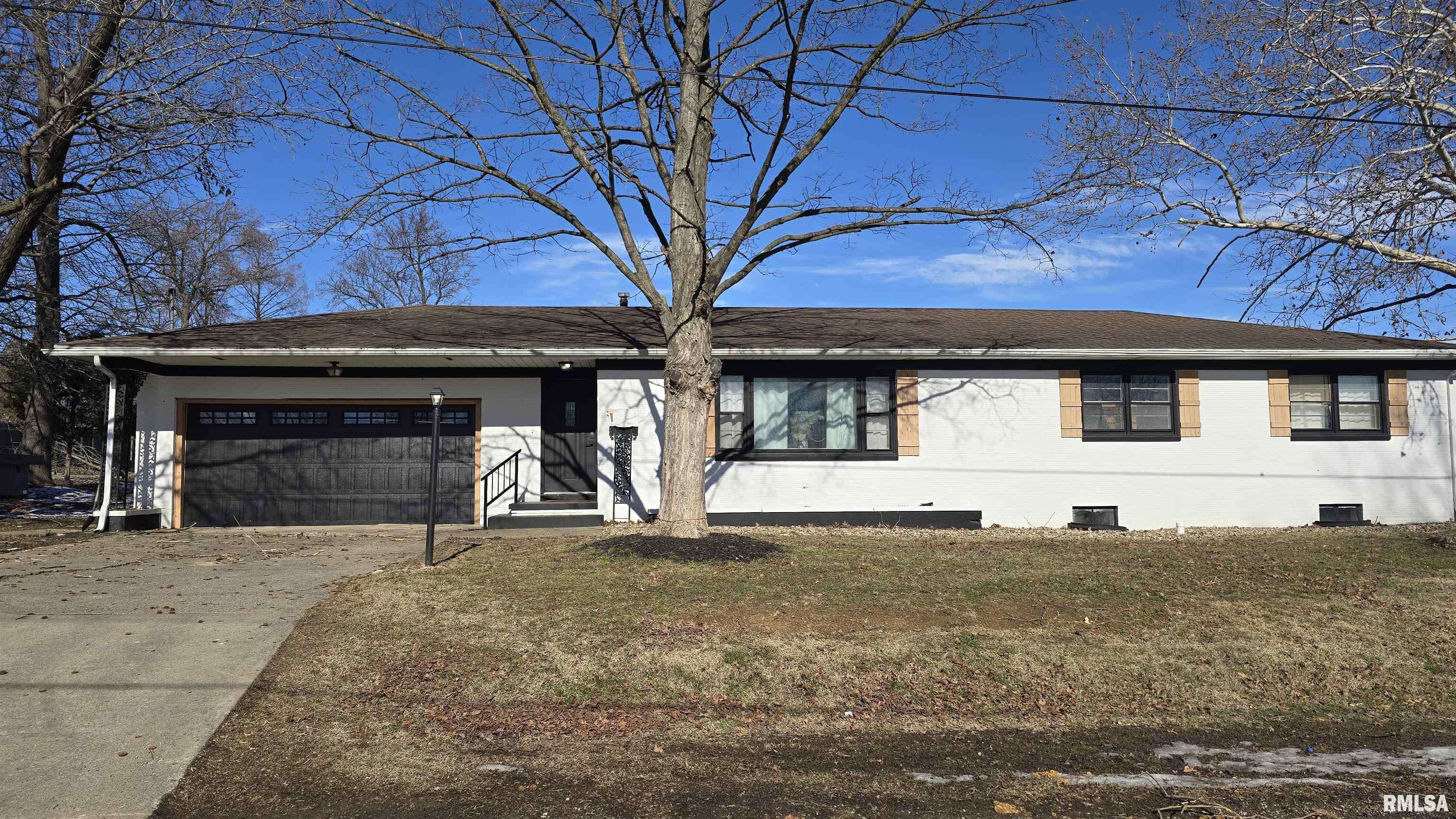 200 W SULLIVAN ST,  Harrisburg,  IL 62946-3120