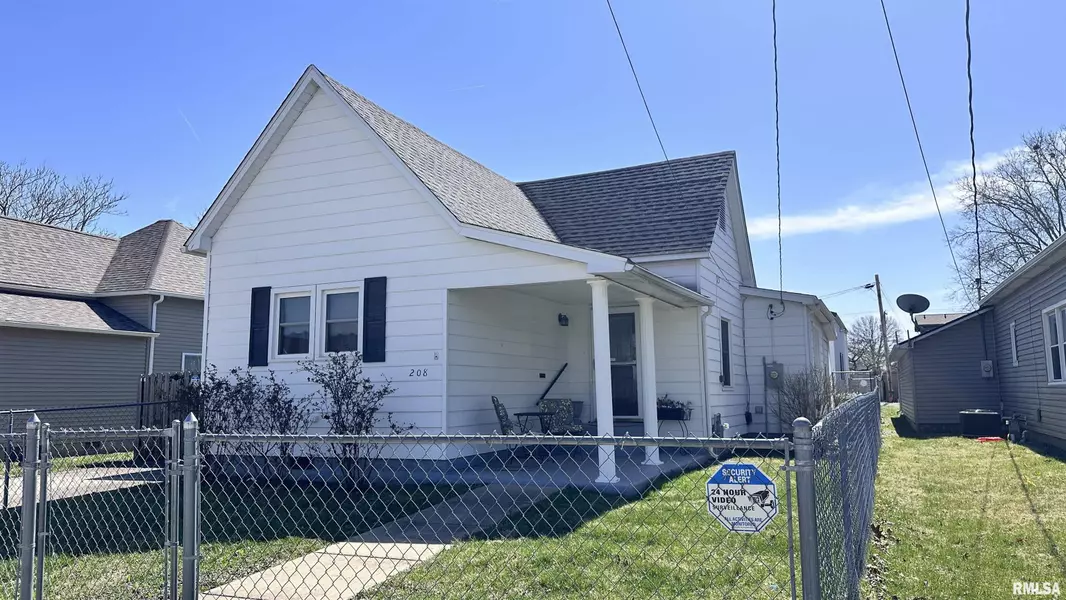 208 W Sylvia ST, Christopher, IL 62822