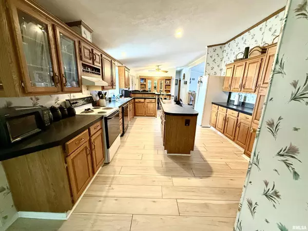 Murphysboro, IL 62966,884 SPRING DR