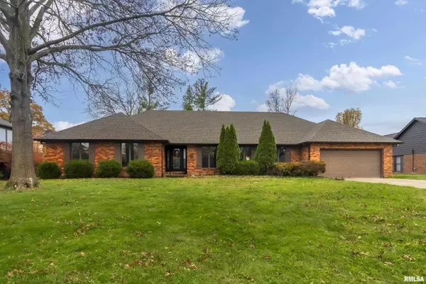 1815 Wolff DR,  Marion,  IL 62959