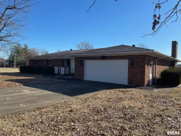 1622 SUNSET DR, Carmi, IL 62821