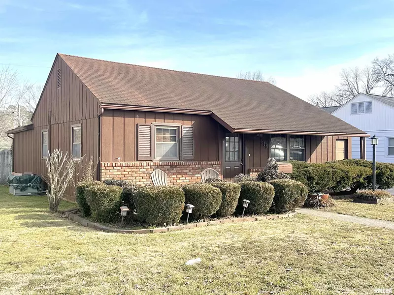 918 Keough DR, Murphysboro, IL 62966