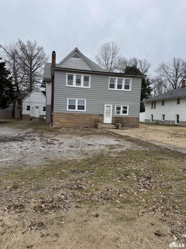 420 N MAIN ST #5, Benton, IL 62812