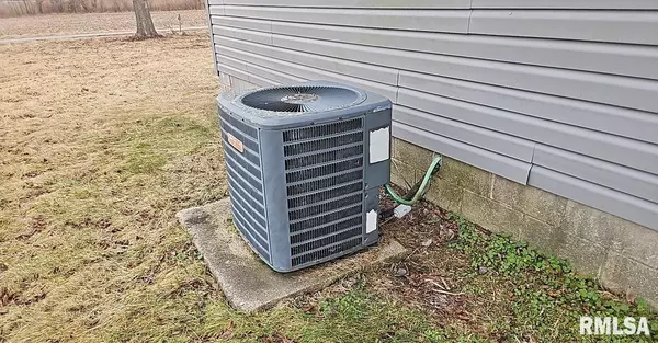 Belle Rive, IL 62810,9311 N Inkwell LN