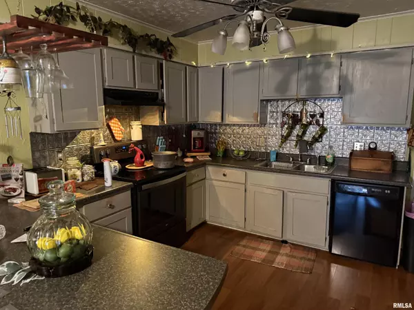 Carterville, IL 62918,604 TIMOTHY LN