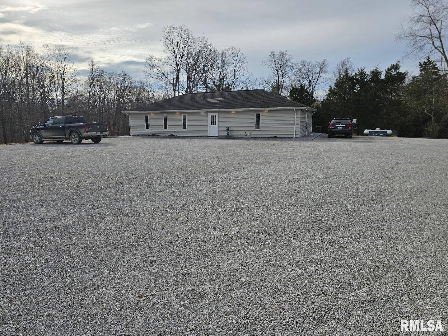 Mt Vernon, IL 62864,16275 N IL Hwy 37