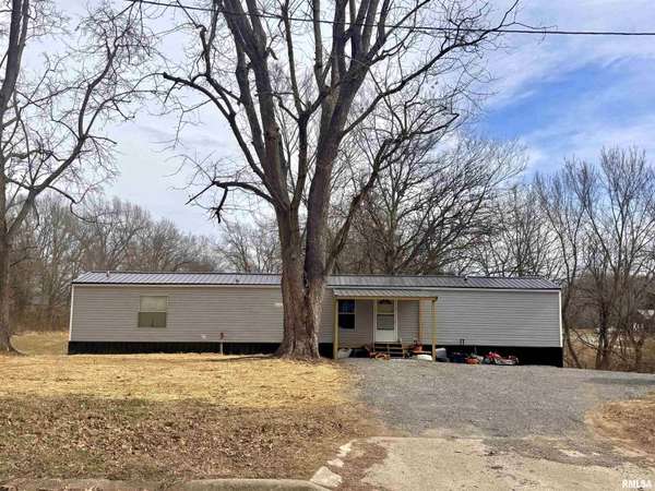 615 LIBERTY RD, Harrisburg, IL 62946