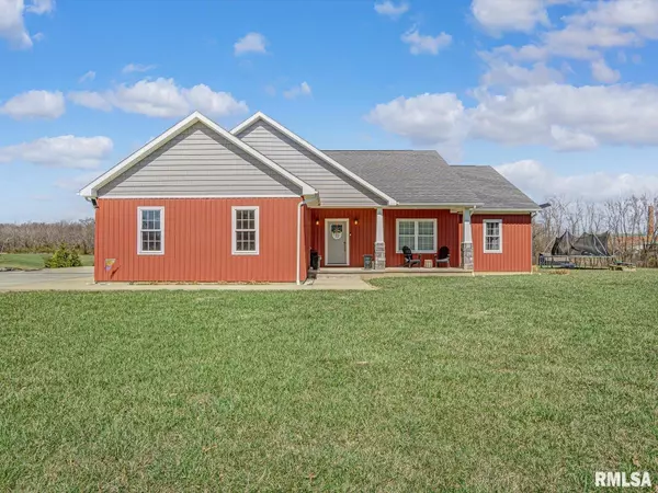 508 Hidden Lakes DR, Duquoin, IL 62832