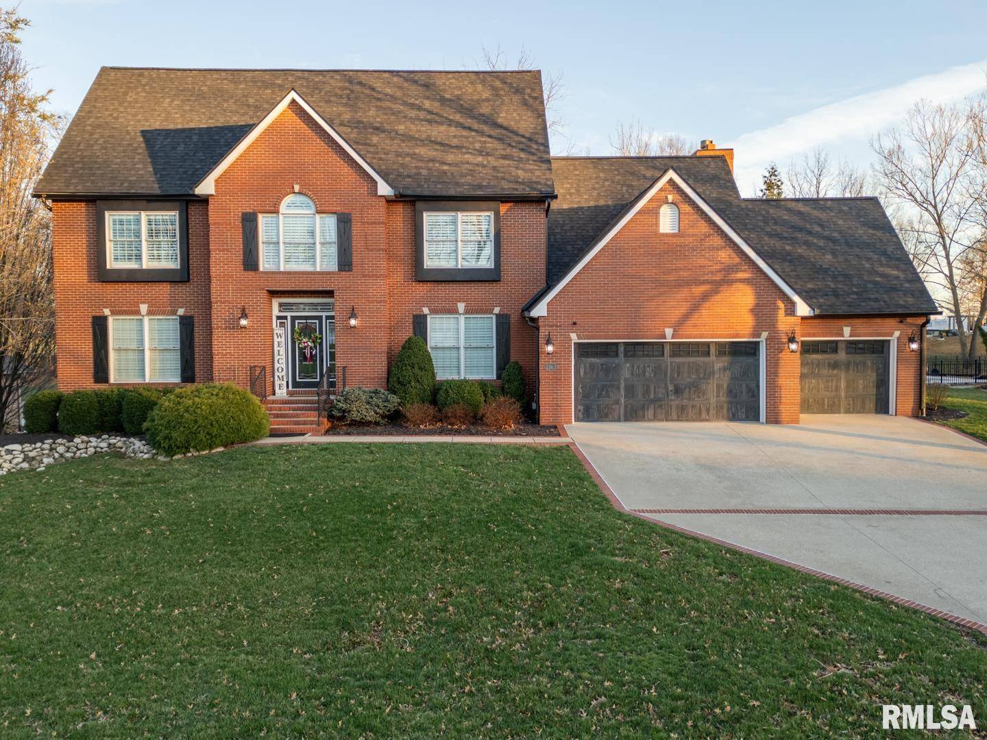2763 Kokopelli DR, Marion, IL 62959
