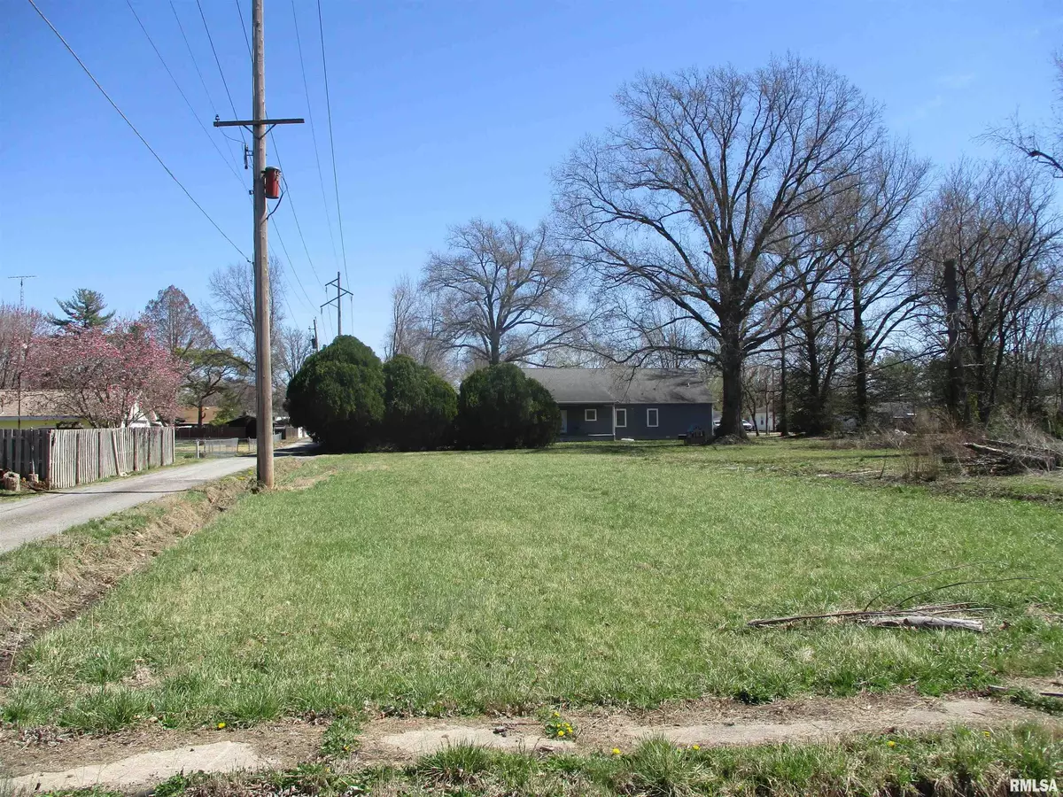 Benton, IL 62812,910 N COMMERCIAL ST