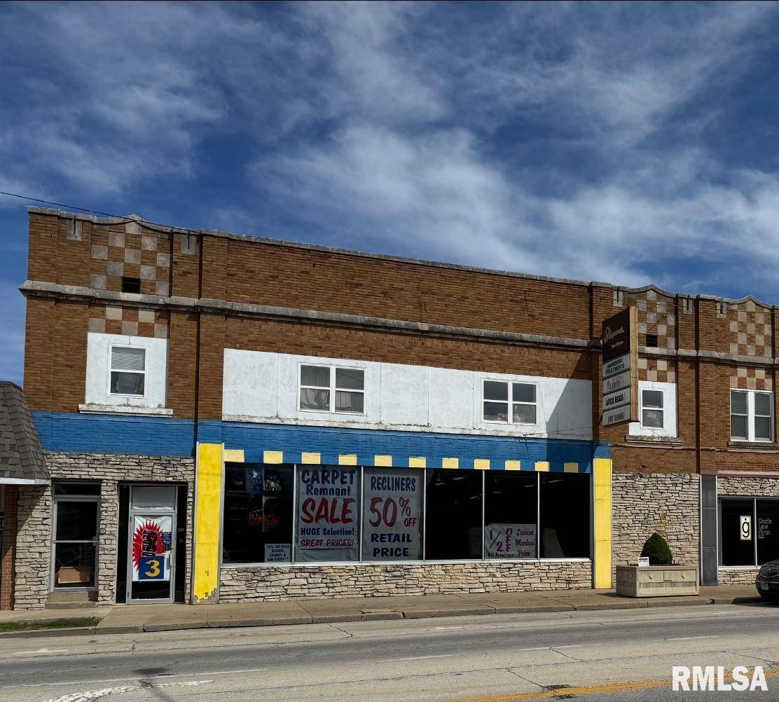 210 W MAIN ST, Salem, IL 62881