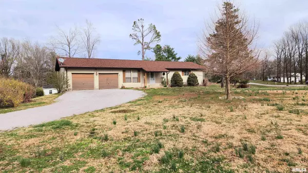 160 Cedar Crest LN, Makanda, IL 62958