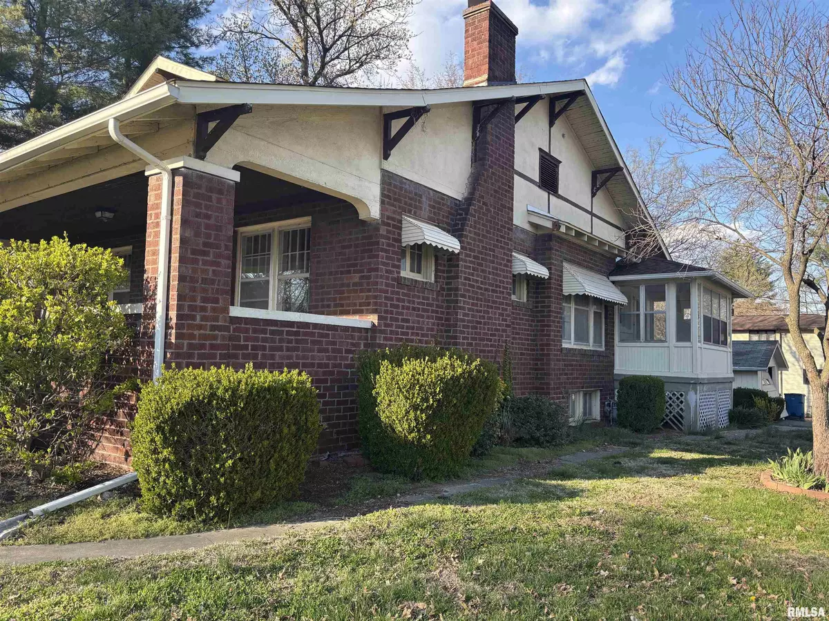 Mt Vernon, IL 62864,700 N 12TH ST