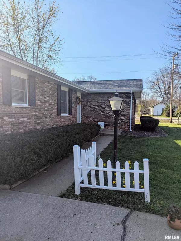 West Frankfort, IL 52896,202 N ILLINOIS AVE
