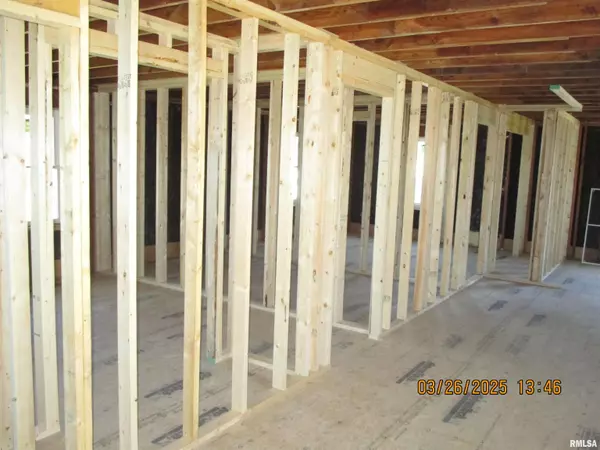 Buncombe, IL 62912,8305 Illinois Route 146