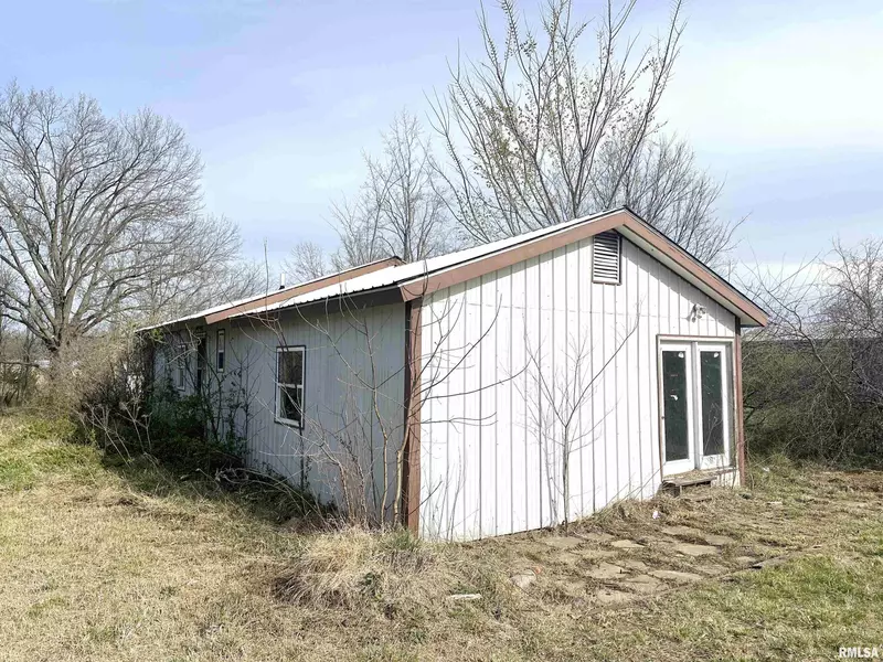 10558 Torrance RD, Carbondale, IL 62901