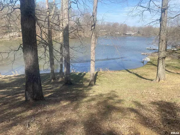 Murphysboro, IL 62966,15 OAKWOOD LN