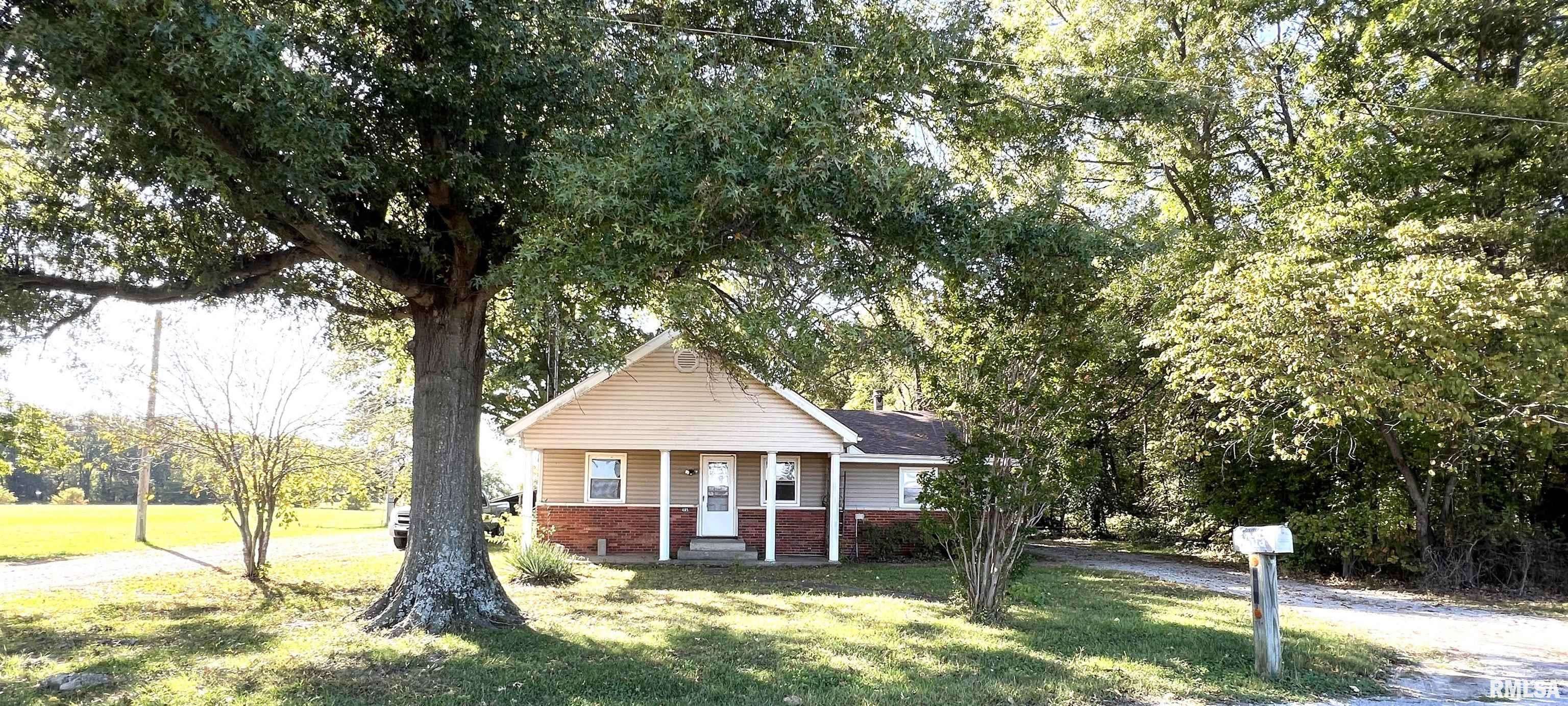 Elkville, IL 62932,485 Martie RD
