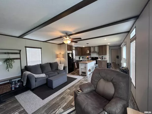 Goreville, IL 62939,145 CHEROKEE DR
