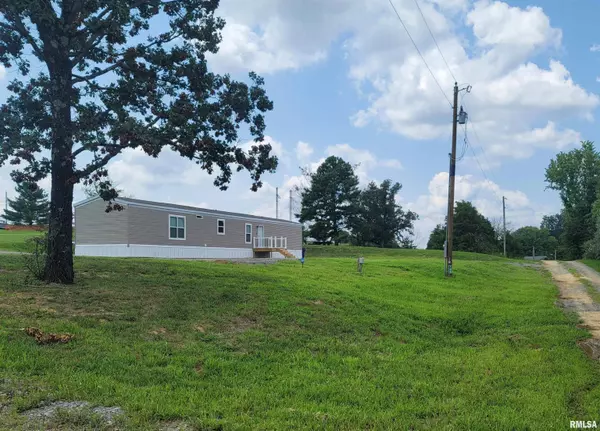 145 CHEROKEE DR, Goreville, IL 62939