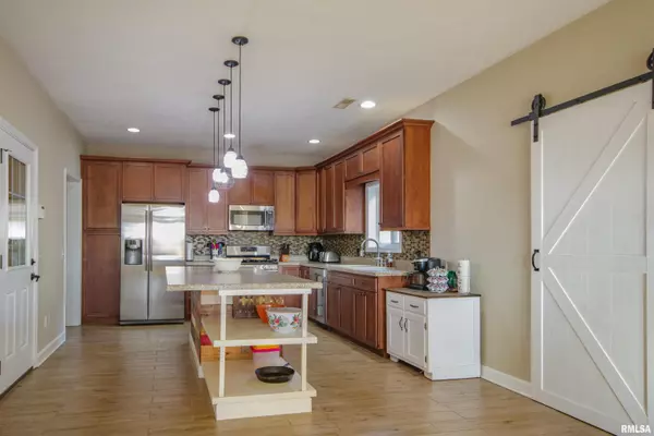 Salem, IL 62881,402A EDGEWOOD RD