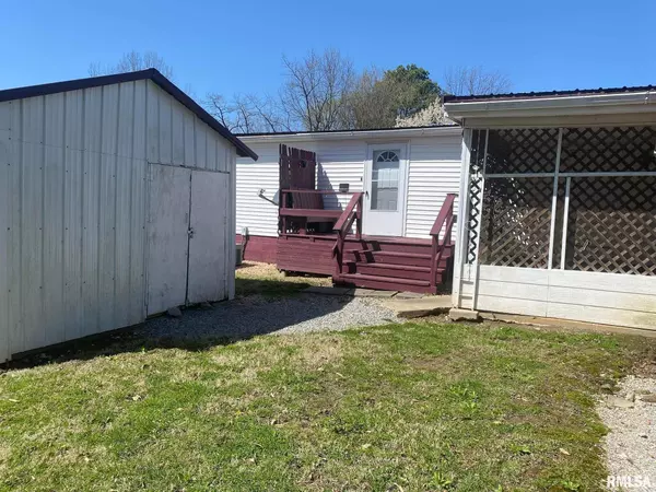 Mcleansboro, IL 62859-1532,211 E OLIVE ST