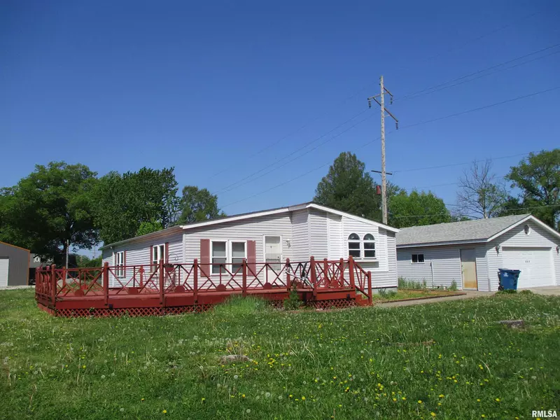 911 N BUCHANAN ST, Benton, IL 62812