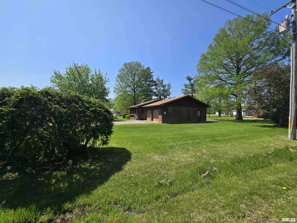 Belle Rive, IL 62810,201 S DOGWOOD ST