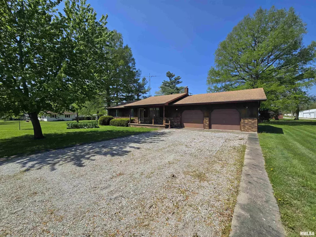 Belle Rive, IL 62810,201 S DOGWOOD ST