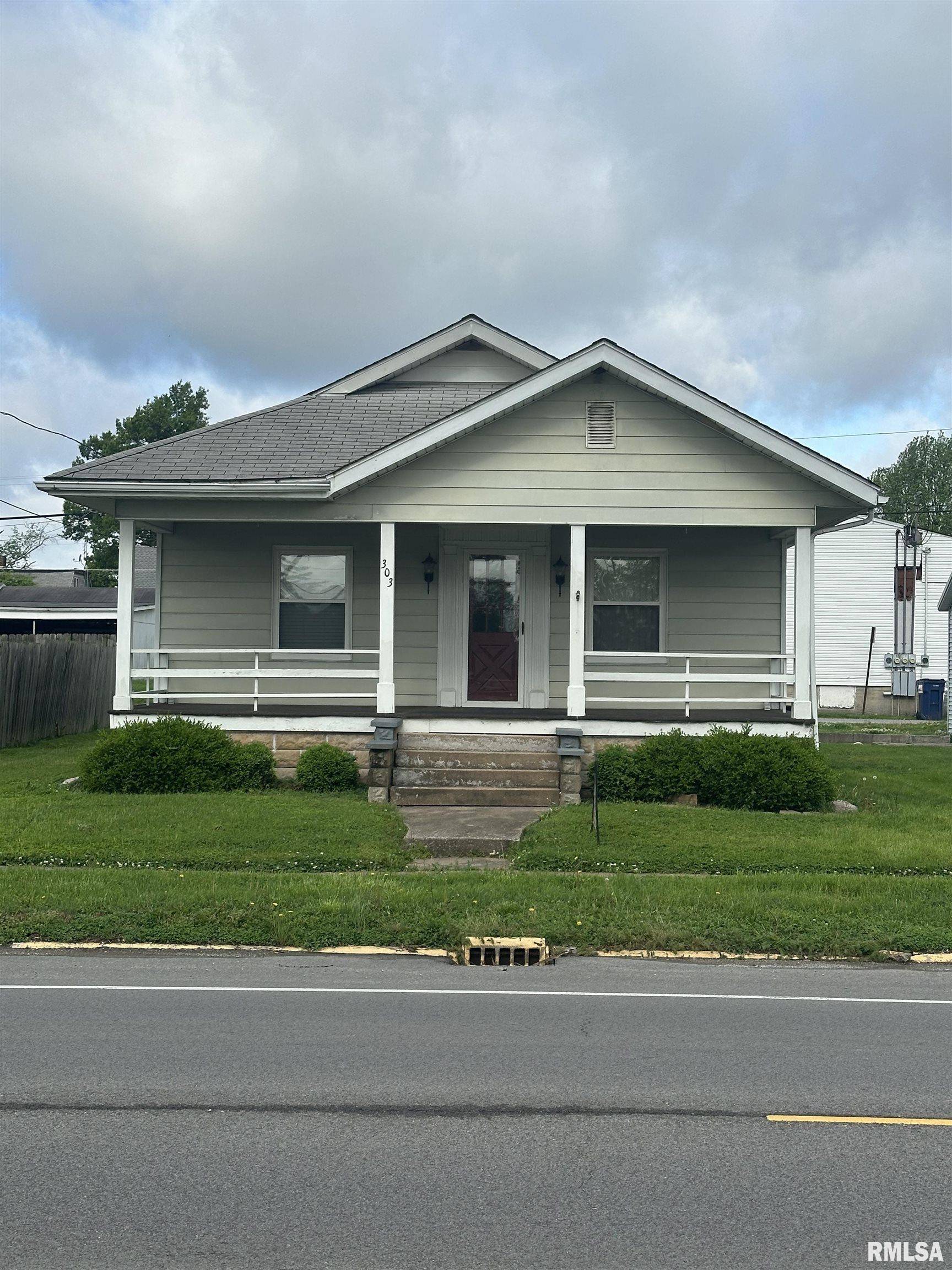 303 S MAIN ST, Pinckneyville, IL 62274