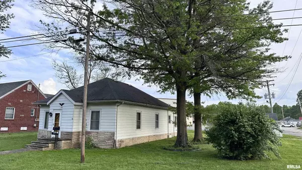 West Frankfort, IL 62896,1306 W Saint Louis ST