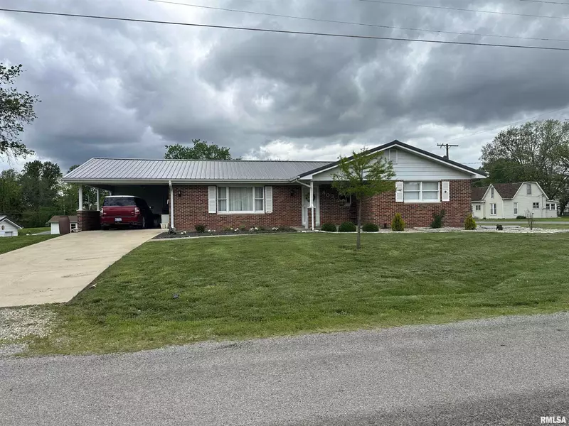 803 S EAST ST, Pinckneyville, IL 62274