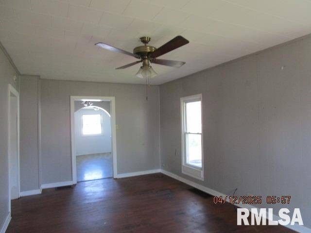 West Frankfort, IL 62896,307 W 7TH ST