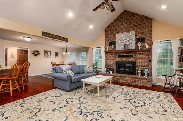 Carterville, IL 62918,5963 LAKEVIEW DR