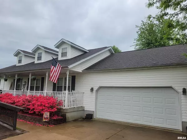 Dix, IL 62830,325 W NORTH ST