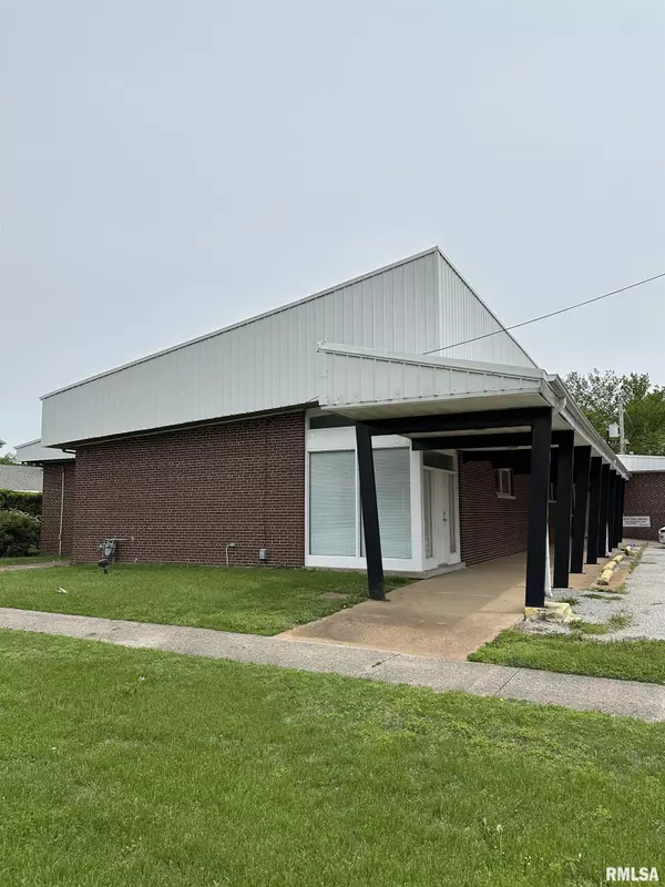 Duquoin, IL 62832,20 N WASHINGTON ST