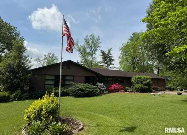 15048 State Highway 14 HWY, Benton, IL 62812