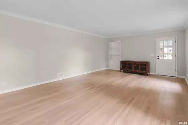 Vienna, IL 62995-1772,802 W MAIN ST