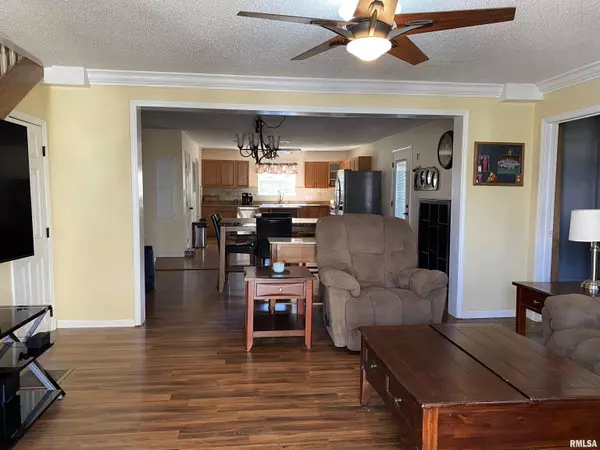 Ava, IL 62907,407 N HOWARD ST
