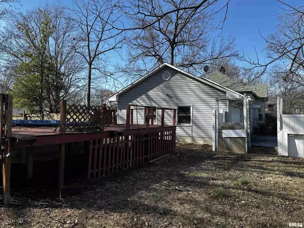 Benton, IL 62812,402 S MAIN ST