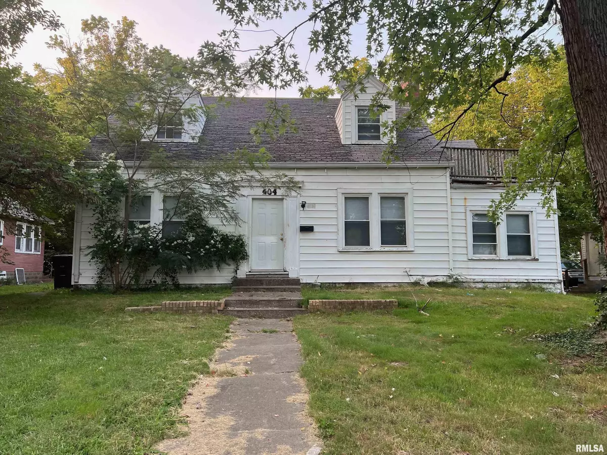 Carbondale, IL 62901,404 W ELM ST