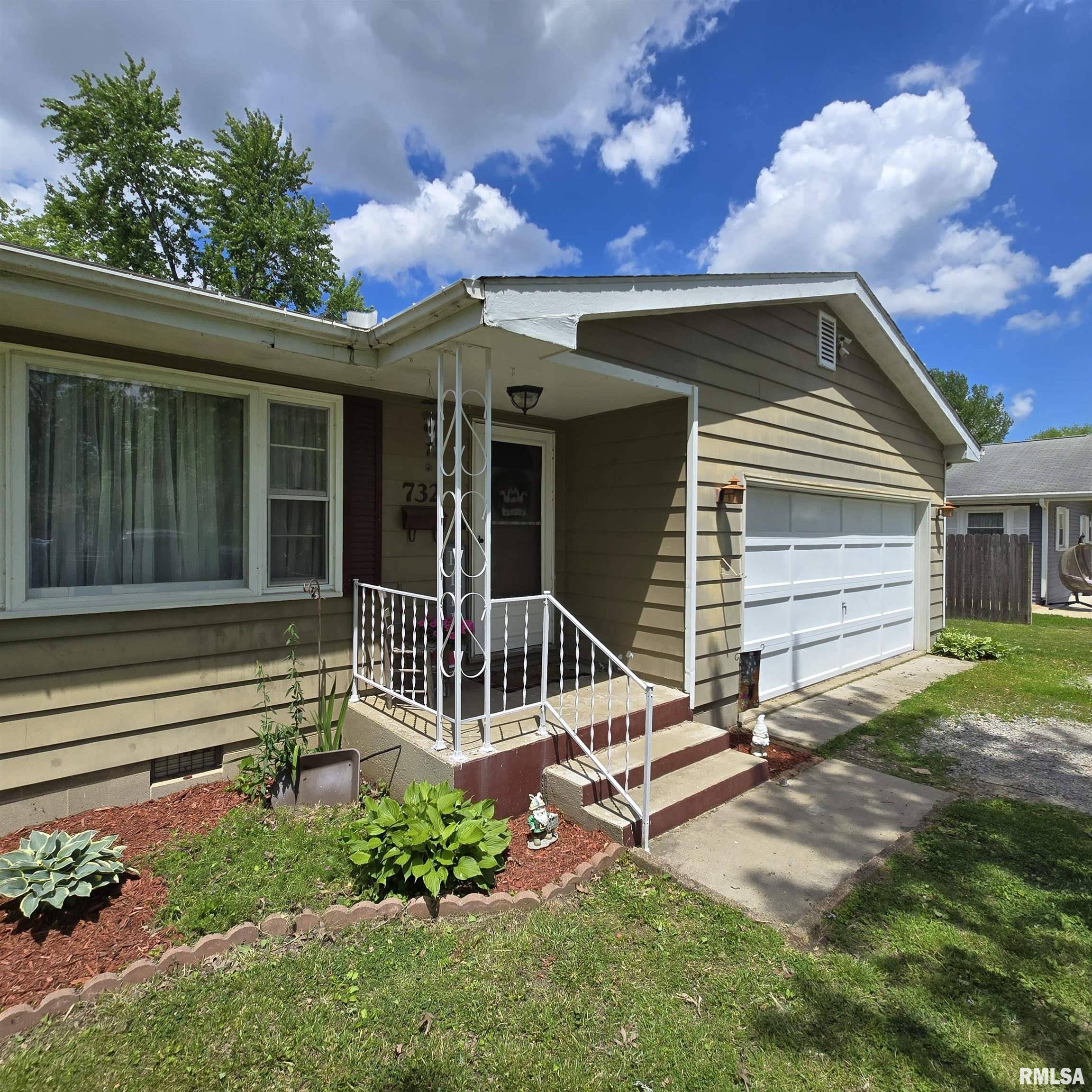 Salem, IL 62881,732 W Lovell ST