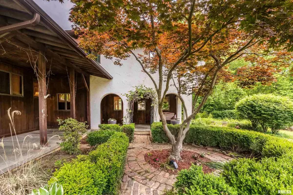 Carbondale, IL 62901,201 N Lark LN